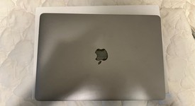 Good
													MacBook Pro 2018 (With Touch Bar) - 13" - I5, Gray, 512 GB, 8 GB, photo 2 of 9