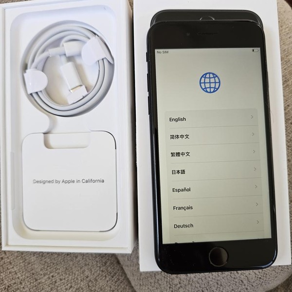 Apple iPhone SE 3rd Gen 2022 - Unlocked, 64 GB, Midnight, A2595