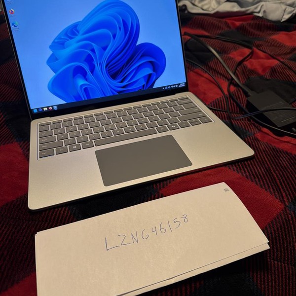 Microsoft Surface Laptop 7 - 256 GB, Platinum, 16 GB, Snapdragon X Plus, 13.8 inch