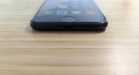 Good
													Apple iPhone SE 3rd Gen 2022 - Unlocked, Midnight, 64 GB, A2595, photo 3 of 14