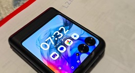 Good
													Motorola Razr (2024) - Unlocked, Gray, 256 GB, 8 GB, photo 3 of 7