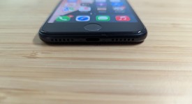 Good
													Apple iPhone SE 3rd Gen 2022 - Unlocked, Midnight, 128 GB, A2595, photo 4 of 15