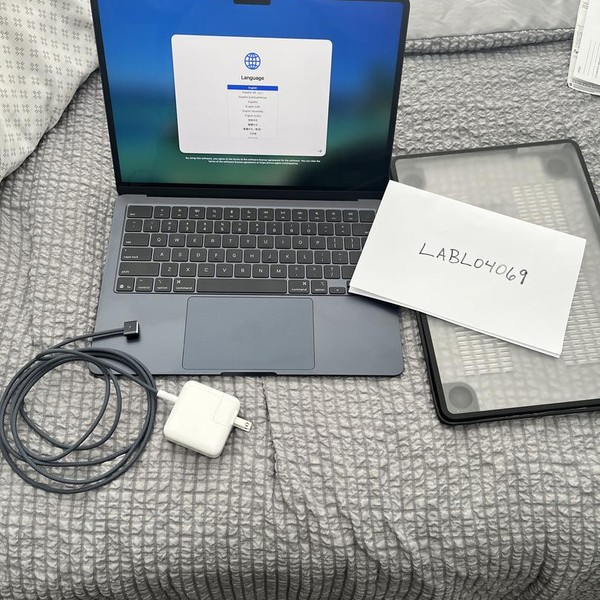 MacBook Air 2025 (M4) - 13 inch - 256 GB, Midnight, 16 GB, Apple M4