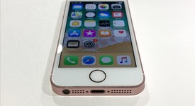 Good
													Apple iPhone SE 1st Gen 2016 - Unlocked, Rose Gold, 128 GB, A1662, photo 3 of 9