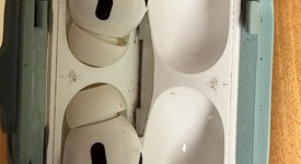 Used
													Apple AirPods Pro 2 - Lightning, photo 3 of 3