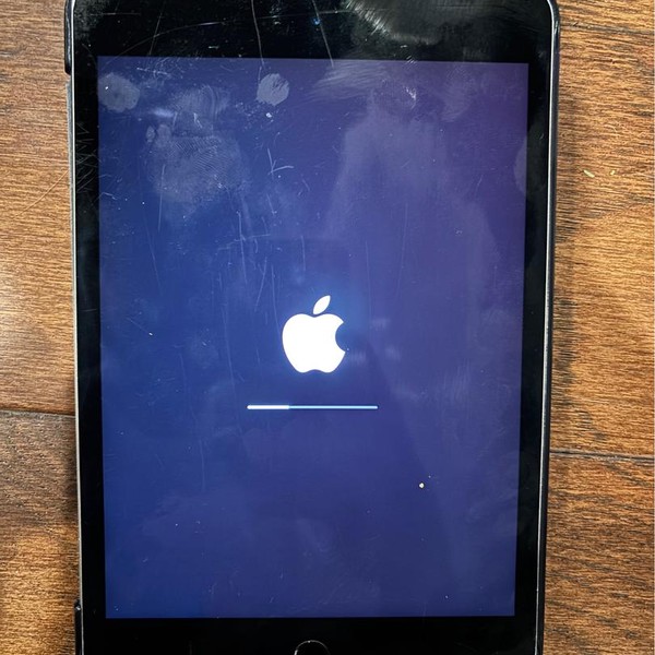 Apple iPad Mini (5th Gen) - Wi-Fi, 64 GB, Silver