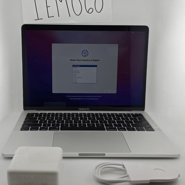 MacBook Pro 2016 (No Touch Bar) - 13 inch - 256 GB, Silver, 8 GB
