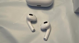Used
													Apple AirPods 3rd Gen - Lightning Case, photo 2 of 3