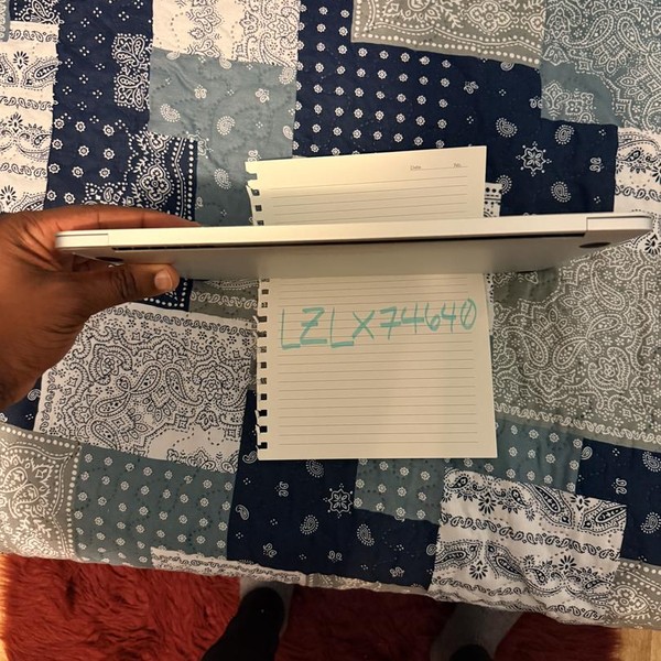 MacBook Pro 2022 - 13 inch - 256 GB, Silver, 8 GB, Apple M2