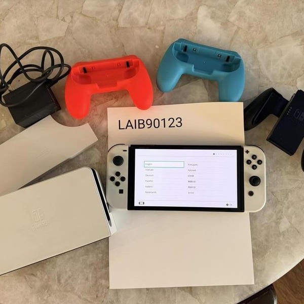 Nintendo Switch - OLED - 64 GB, White