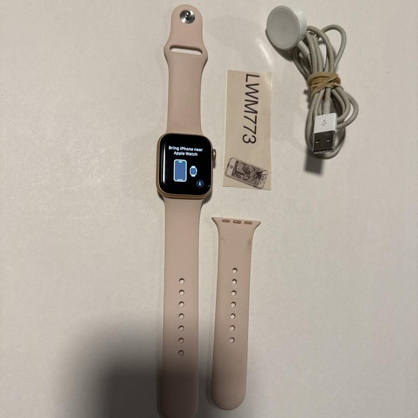 Apple Watch Series 5 40mm - Gold, A2092 - GPS, Aluminum
