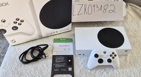 Mint
													Xbox Series S (2020) - White, 512 GB, photo 1 of 14