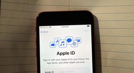 Good
													Apple iPhone SE 2nd Gen 2020 - Cricket, Red, 64 GB, A2275, photo 1 of 8