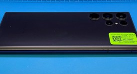 Mint
													Samsung Galaxy S22 Ultra - Unlocked, Burgundy, 128 GB, 8 GB, SM-S908U1, photo 4 of 4