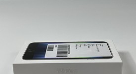 New
													Apple iPhone SE 3rd Gen 2022 - US Cellular, Starlight, 64 GB, A2595, photo 5 of 6