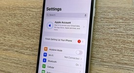 Good
													Apple iPhone SE 3rd Gen 2022 - Unlocked, Starlight, 128 GB, A2595, photo 3 of 10