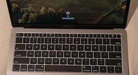 Good
													MacBook Air 2019 - 13" - I5, Gray, 128 GB, 8 GB, photo 2 of 9