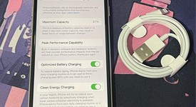 Good
													Apple iPhone SE 3rd Gen 2022 - Unlocked, Starlight, 128 GB, A2595, photo 2 of 8