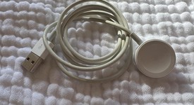 Fair
													Apple Watch Series 5 40mm - Gold, A2092 - GPS, Aluminum, photo 2 of 17