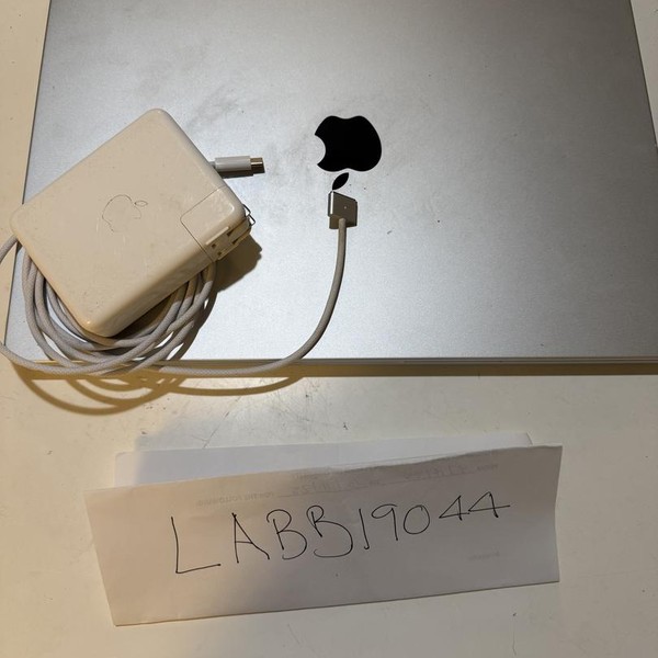 MacBook Pro 2021 - 16 inch - Apple M1 Pro 10-core, Silver, 512 GB, 16 GB