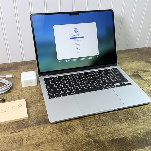 MacBook Air 2022 (M2) - 13 inch - 256 GB, Silver, 8 GB, Apple M2