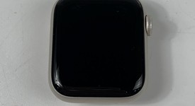Fair
													Apple Watch SE 2nd Gen 44mm - Unlocked, Starlight, A2727 - Cellular, Aluminum, photo 2 of 8