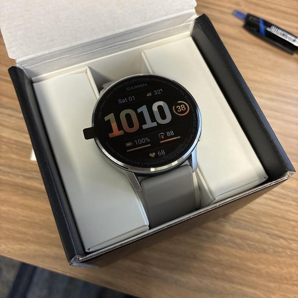 Garmin Venu 4 - Silver, 45 MM