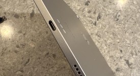Mint
													Apple iPad Air 5th Gen - Wi-Fi, Starlight, 64 GB, A2588, photo 2 of 10