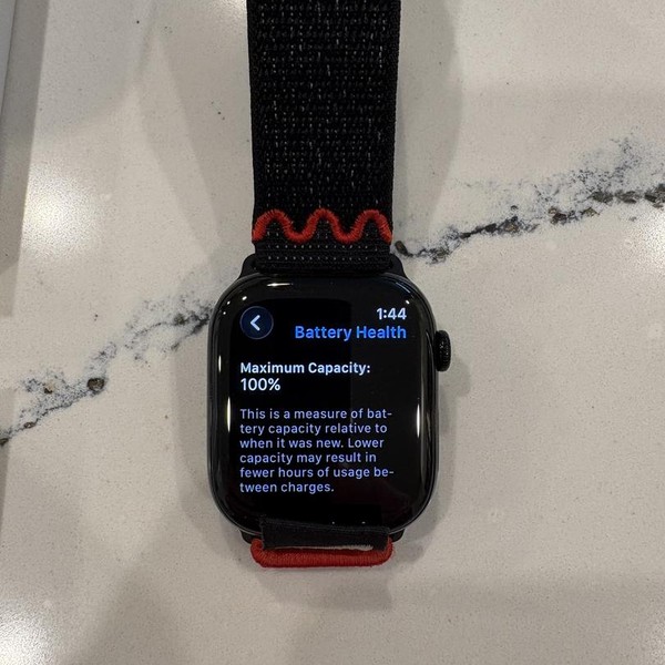 Apple Watch Series 11 46mm - Jet Black, A3333 - GPS, Aluminum