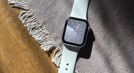 Good
													Apple Watch Series 4 40mm - Unlocked, Silver, A1975 - Cellular, Stainless, photo 1 of 23