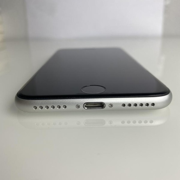 Apple iPhone SE 3rd Gen 2022 - Unlocked, Starlight, 64 GB, A2595