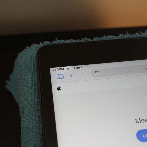 Apple iPad 7th Gen - Wi-Fi, 32 GB, Gray, A2197