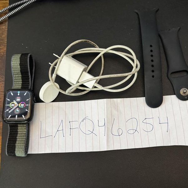 Apple Watch SE (2nd Gen) 44mm - Midnight, A2723 - GPS, Aluminum