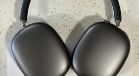 Used
													Apple AirPods Max - Gray, photo 1 of 11