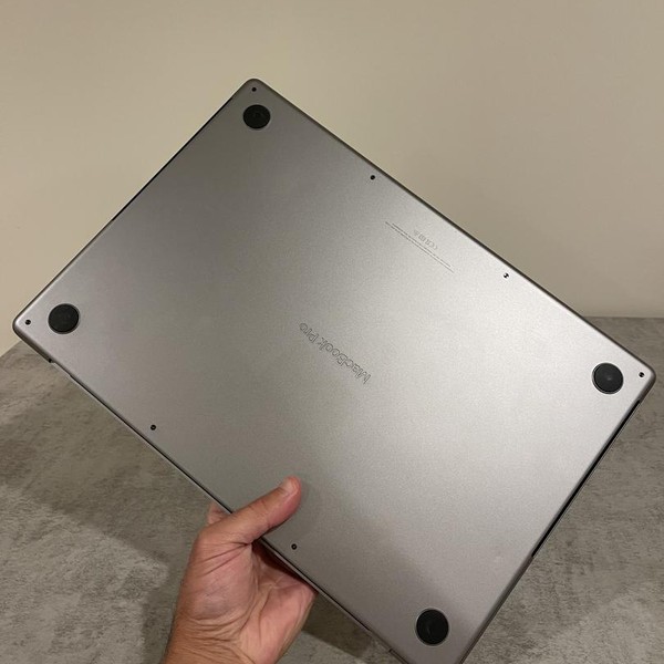 MacBook Pro 2021 - 16 inch - 512 GB, Gray, 16 GB, Apple M1 Pro 10-core