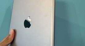 Mint
													Apple iPad 5th Gen - Unlocked, Gray, 32 GB, A1823, photo 3 of 5