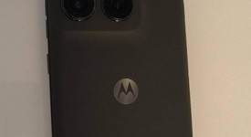 Mint
													Motorola Edge (2025) - Unlocked, 256 GB, photo 3 of 8