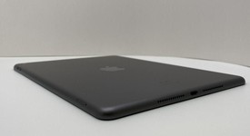 Mint
													Apple iPad 9th Gen - Unlocked, Gray, 64 GB, A2603, photo 4 of 5