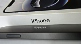 Mint
													Apple iPhone 16e - Boost, Black, 128 GB, A3212, photo 5 of 7