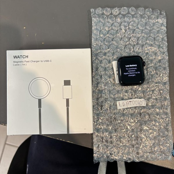 Apple Watch SE 2nd Gen 40mm - Unlocked, Midnight, A2726 - Cellular, Aluminum