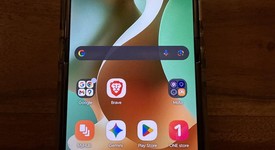 Good
													Motorola Razr (2025) - Unlocked, Green, 256 GB, 8 GB, photo 2 of 10