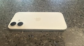 Mint
													Apple iPhone 16 - Verizon, White, 128 GB, A3081, photo 4 of 4