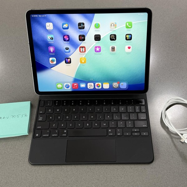 Apple iPad Pro 11 inch 4th Gen 2022 - Unlocked, Gray, 256 GB