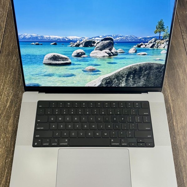 MacBook Pro 2021 - 16 inch - 512 GB, Gray, 32 GB, Apple M1 Pro 10-core