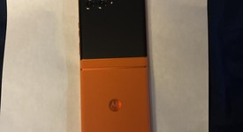 Good
													Motorola Razr (2024) - Unlocked, Orange, 256 GB, 8 GB, photo 3 of 6