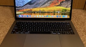 Mint
													MacBook Pro 2017 (With Touch Bar) - 13" - I5, Silver, 256 GB, 8 GB, photo 2 of 4