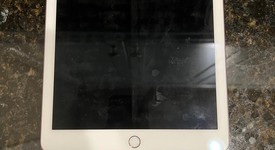 Good
													Apple iPad Pro 10.5" - Wi-Fi, Rose Gold, 64 GB, photo 1 of 5