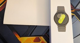 New
													Samsung Galaxy Watch7 - Unlocked, Green, SM-L315U, 44mm, photo 1 of 4