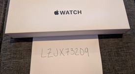 New
													Apple Watch SE 2nd Gen 44mm - Starlight, A2723 - GPS, Aluminum, photo 2 of 3