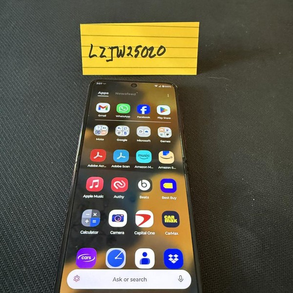 Motorola Razr Ultra (2025) - Unlocked, 1 TB, PANTONE Rio Red, 16 GB